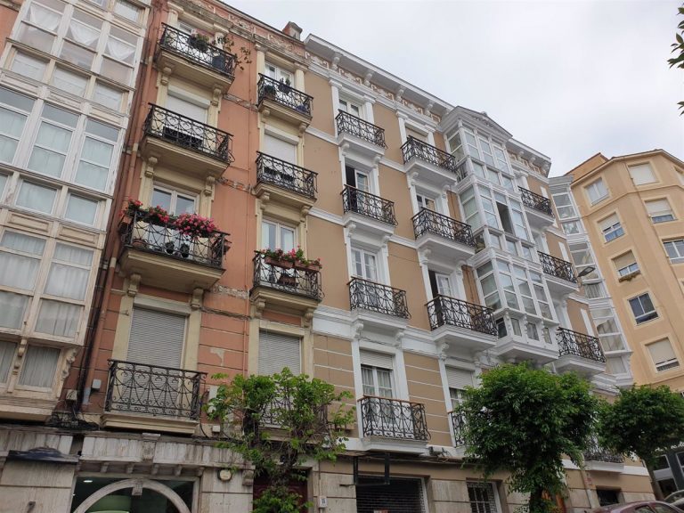 El sector inmobiliario espera con «incertidumbre» la Ley de Vivienda, que se aprueba este martes