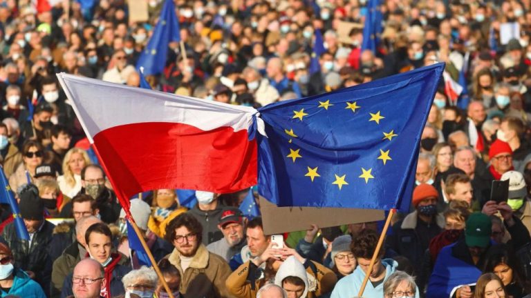 Más de 100.000 personas se manifiestan en Polonia en defensa de la Unión Europea – El Observatorio del laicismo