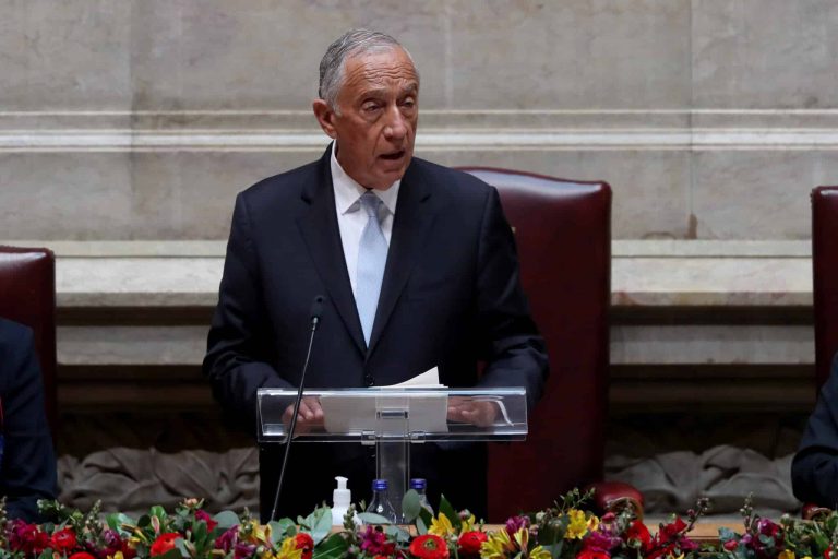 El presidente de Portugal anuncia elecciones anticipadas el 30 de enero