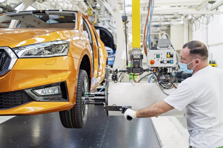 La producción industrial de la zona euro cayó un 0,2% en septiembre