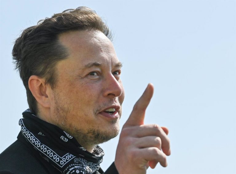 Elon Musk vende otros 600 millones de euros en acciones de Tesla