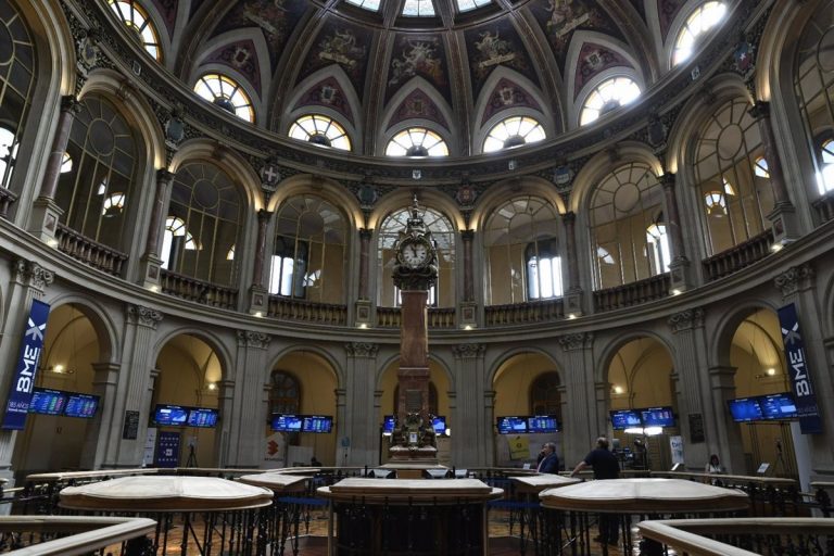 Los obispos españoles entonan un ‘mea culpa’ pero se quedan solos en su afán por no investigar los abusos del clero