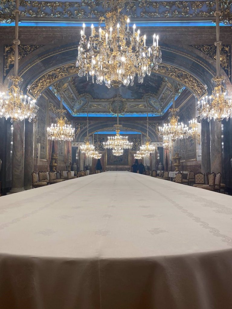 La mesa de gala del Palacio Real vuelve a montarse mañana por primera vez tras la pandemia para la visita de Mattarella