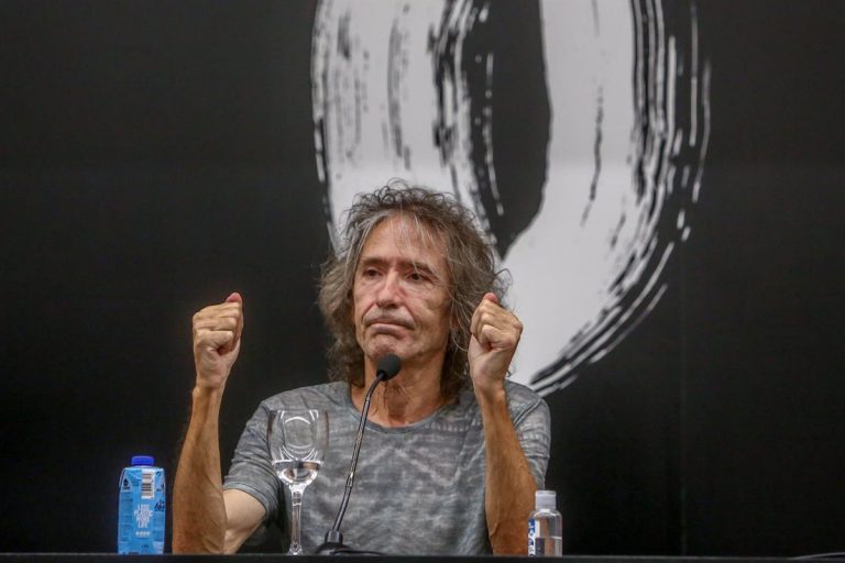 «La gente está un poco moñas con lo de revisar letras»