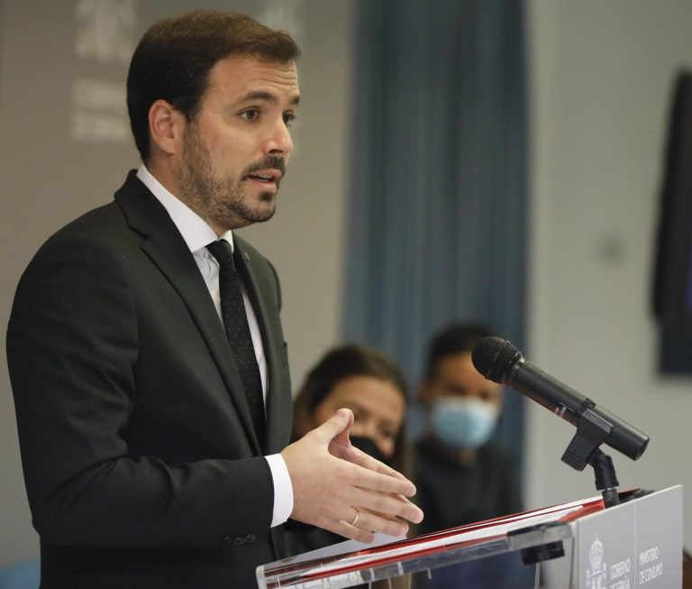 Garzón pide a la izquierda «lucidez» frente al «navajeo palaciego» y rearmarse desde la idea de «libertad republicana»
