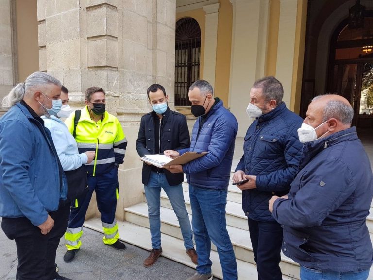 IU pide al Ayuntamiento de Sevilla que intermedie entre la plantilla y la empresa de mantenimiento del alumbrado público