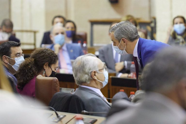 El consejero de Hacienda retira su alusión a que Unidas Podemos va a «buscar a los que disparaban» para aprobar los PGE