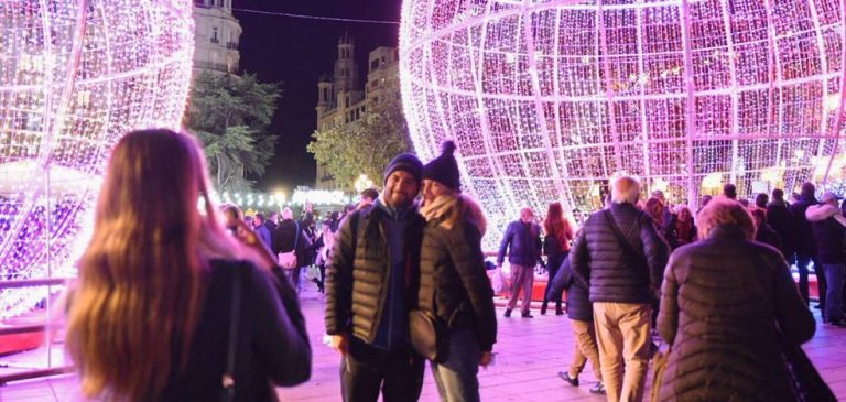 Sanidad recomienda limitar el número de participantes en eventos navideños