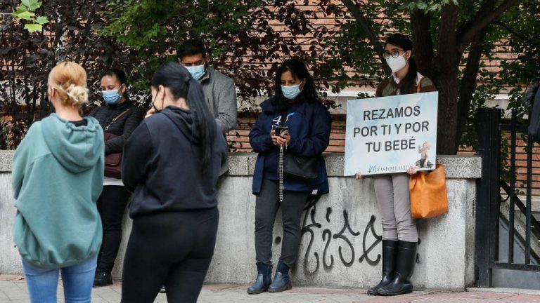 Policías de Dios, por Natalia Junquera – El Observatorio del laicismo