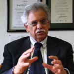 “Seguiré trabajando hasta que el cuerpo aguante”: Carlos Martínez Assad
