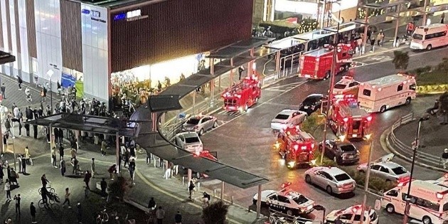 Hombre vestido del Guasón apuñaló a 17 personas en un tren de Japón