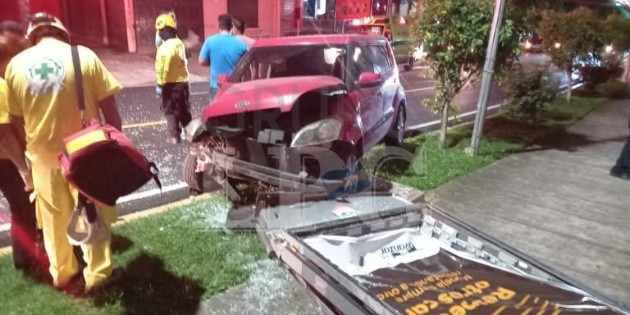 Dos lesionados en accidente de tránsito en calle El Mirador, en la colonia Escalón