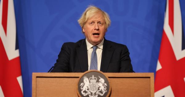 Ómicron fuerza a Johnson al plan B