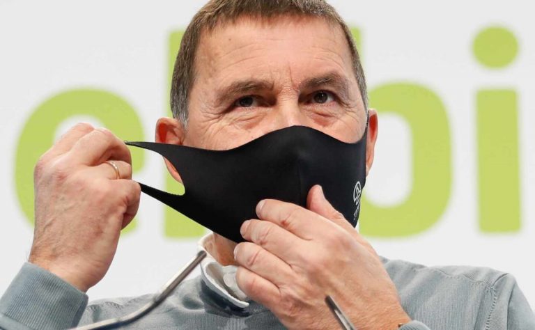 Otegi agradece a Desmond Tutu su apoyo a la «campaña FreeOtegi»