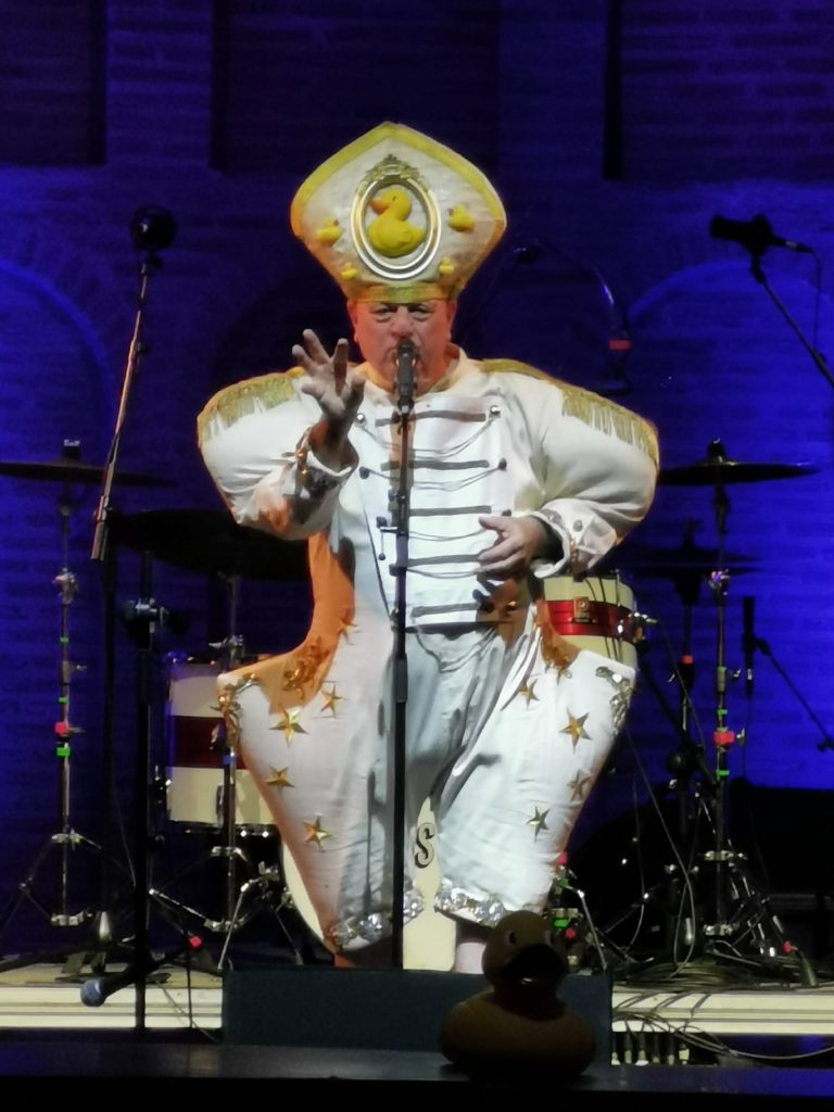 Leo Bassi en la fiesta XX aniversario de Europa Laica – El Observatorio del laicismo
