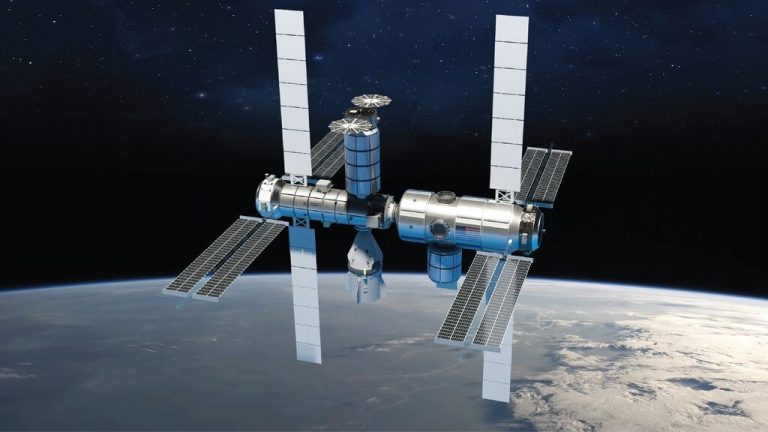 La NASA firma acuerdos con Bezos y otros empresarios para repartirse la exploración comercial del espacio