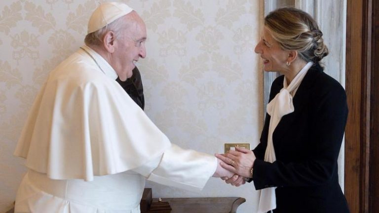 El extraño caso de la vicepresidenta, el papa y la dignidad democrática – El Observatorio del laicismo