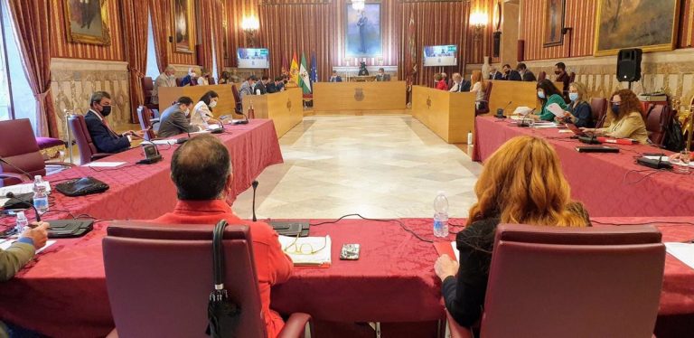 Espadas aprueba el presupuesto de Sevilla 2022 defendiendo «objetivos cumplidos» y PP, Cs y Vox critican las «prisas»