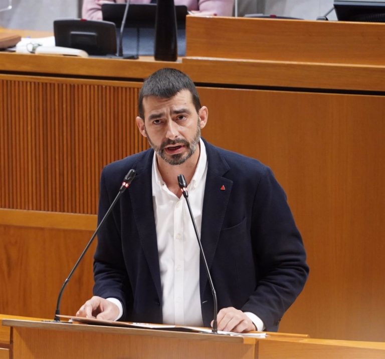 Sanz (IU Aragón) defiende a Garzón y apoya el modelo de agricultura extensiva y familiar