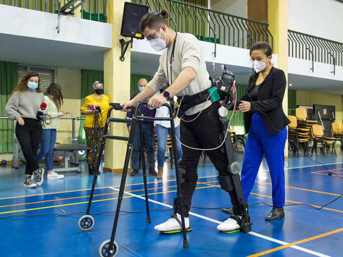 Pacientes con lesión medular probarán un exoesqueleto robótico