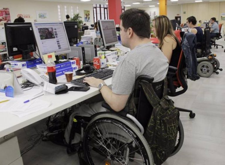 El TUE reconoce el derecho a ser recolocado del trabajador en prácticas al que se reconoce discapacidad