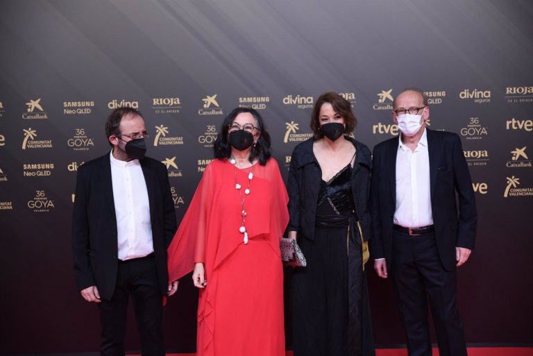 La directora y el compositor de ‘Valentina’ niegan acusaciones de impago:»Que lo demuestren, no dejan disfrutar el Goya»
