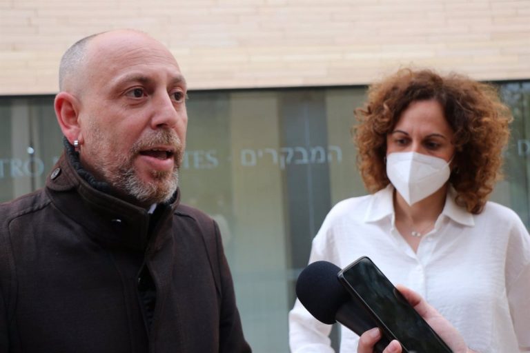 El PCA y CCOO llaman a la defensa de los servicios públicos en la entrega de los VIII Premios García Caparrós