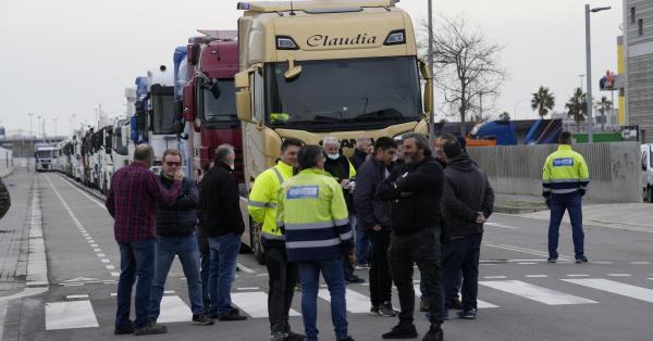 Armengol celebra la rebaja del 80 % de las tasas para el transporte de mercancías desde la península