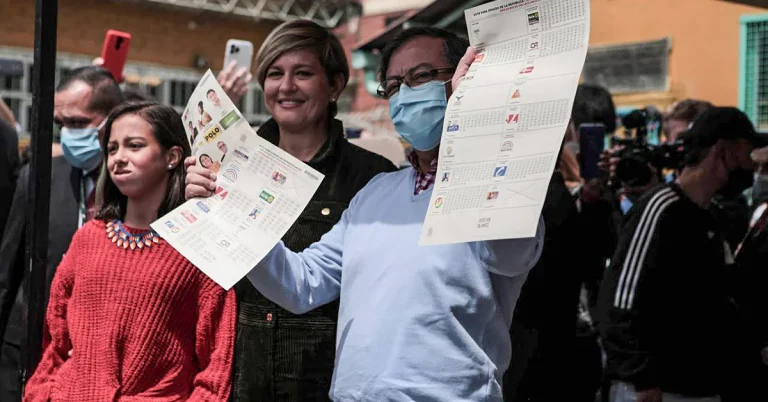 Comunicado de las Farc pidiendo el voto para Gustavo Petro es falso