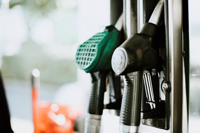 Navarra y Castilla y León son las comunidades en las que más se han encarecido los carburantes, según Aesae