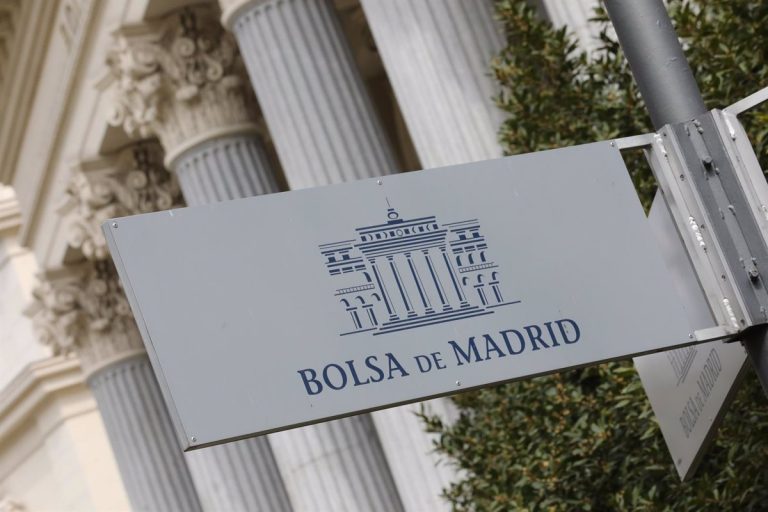 El Ibex 35 repunta un 4,88% y recupera los 8.100 puntos