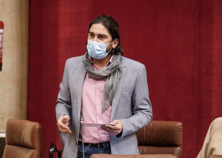 Ismael Sánchez achaca a una «anomalía burocrática» de la Junta los retrasos en la fosa común de Lora (Sevilla)