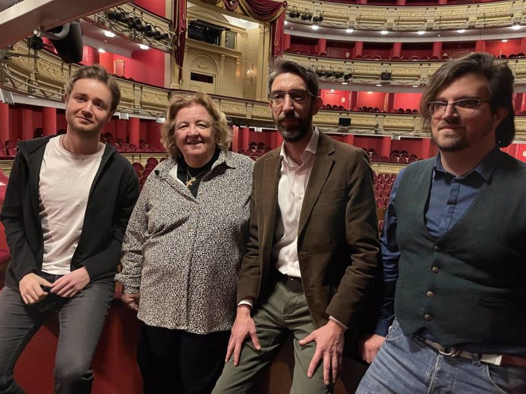 El Teatro Real rinde tributo al guitarrista Ángel G. Piñero, recientemente fallecido