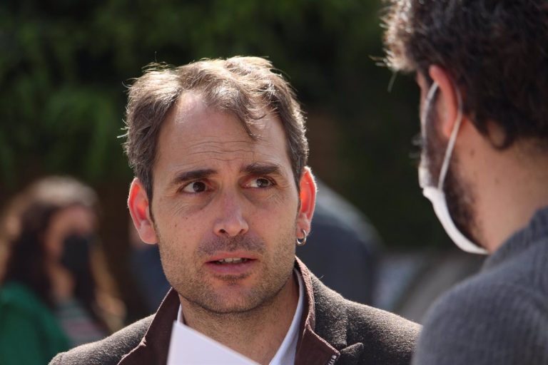 Valero asegura que «Moreno ha vaciado el autogobierno y convertido la Junta en una ventanilla de quejas al Gobierno»