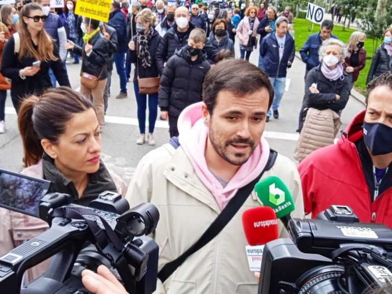 «El sistema público está amenazado»