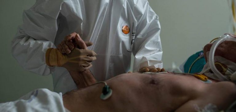 España alcanza los 100.000 muertos por covid