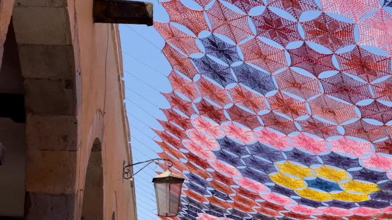 conoce el techo de colores hecho por manos mexicanas