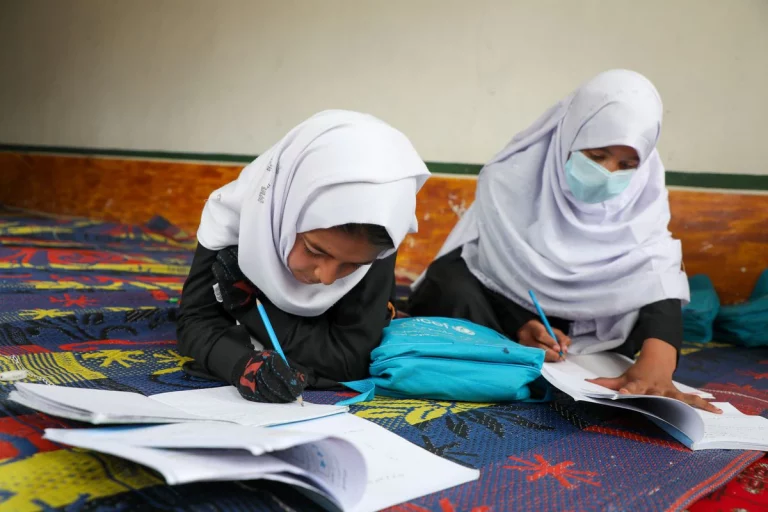 Afganistán: Las ganas de estudiar de Mahgul, a pesar de todo | En primera línea | Planeta Futuro