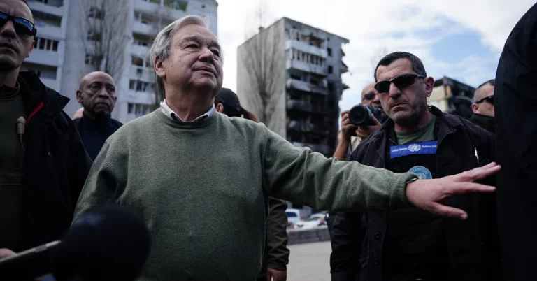 Infobae acompaña al secretario general de la ONU antes de su encuentro con Zelensky en una visita a las ciudades arrasadas por las tropas rusas