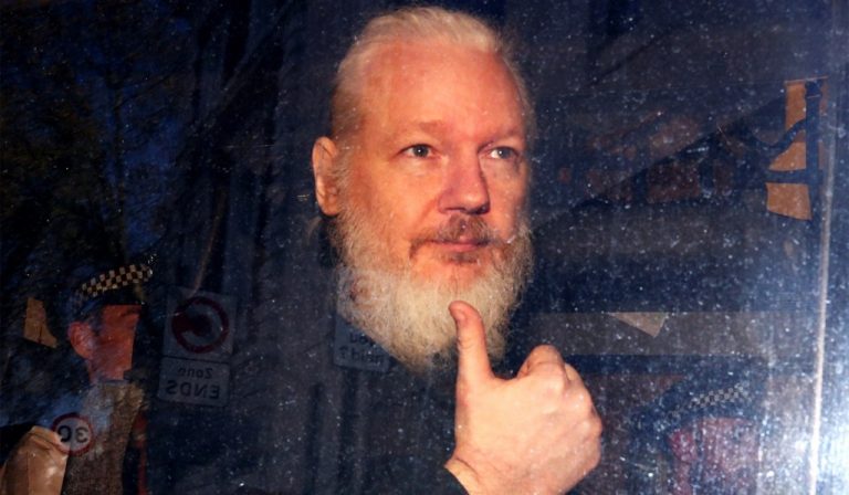 A tres años de su arresto, crece en redes el clamor por la libertad a Julian Assange – El Observatorio del laicismo