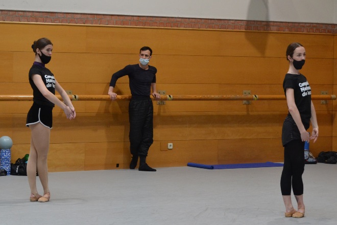 debutan tres bailarinas refugiadas en mayo