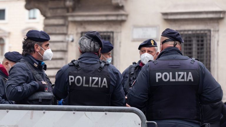 Un exprofesor universitario japonés asesina a su mujer enferma de COVID y se suicida con un ‘harakiri’ en Roma