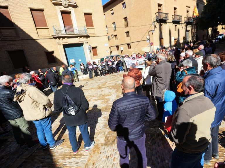 Sonora pitada de los vecinos de Ayerbe al obispado por la propiedad de su ermita. «Lo que ha pagado el pueblo, que sea para el pueblo»