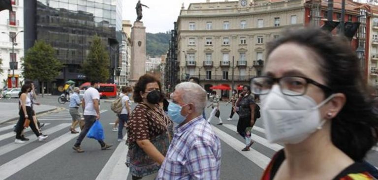 La Semana Santa y el fin de la mascarilla acercan la séptima ola