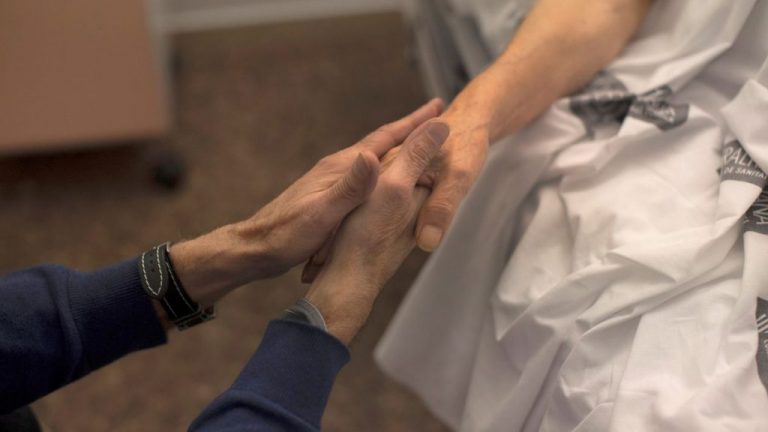“No es acabar con la vida de alguien, sino con su sufrimiento” – El Observatorio del laicismo