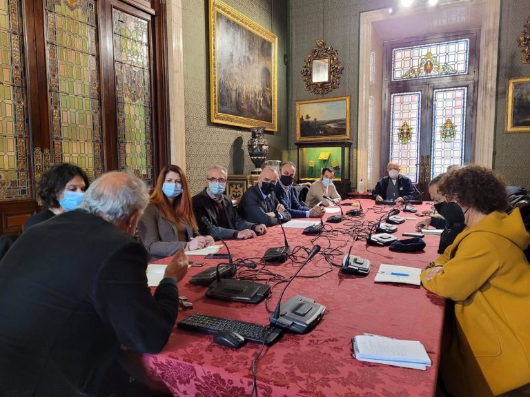 El Ayuntamiento de Sevilla acuerda con la Mesa por Tablada una «hoja de ruta» para conseguir allí una zona verde pública