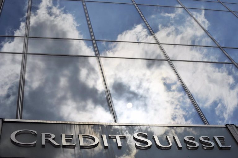 Credit Suisse eleva el precio objetivo de Santander, BBVA y CaixaBank