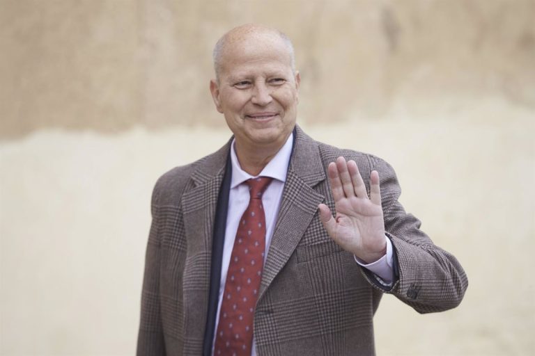 Valero y Velarde lamentan el fallecimiento de Imbroda, «un buen ejemplo» y «una clara excepción en la política actual»