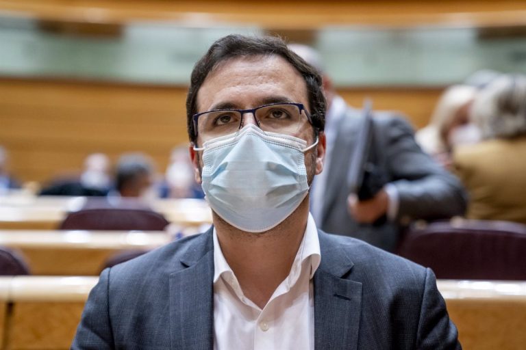 Garzón defiende el «respeto institucional» a Zelenski pero critica que prohíba la actividad de partidos políticos