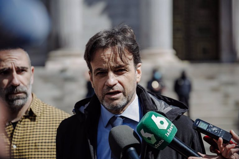 Asens ve normal que dos diputados se ausentaran en el discurso de Zelenski